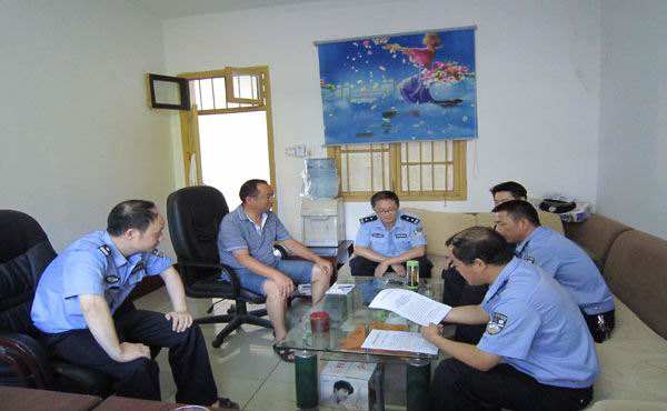 廚房水管破裂傳出刺鼻性氣味，原以為是鄰居家甲醛超標，沒想到是“絕命毒師”