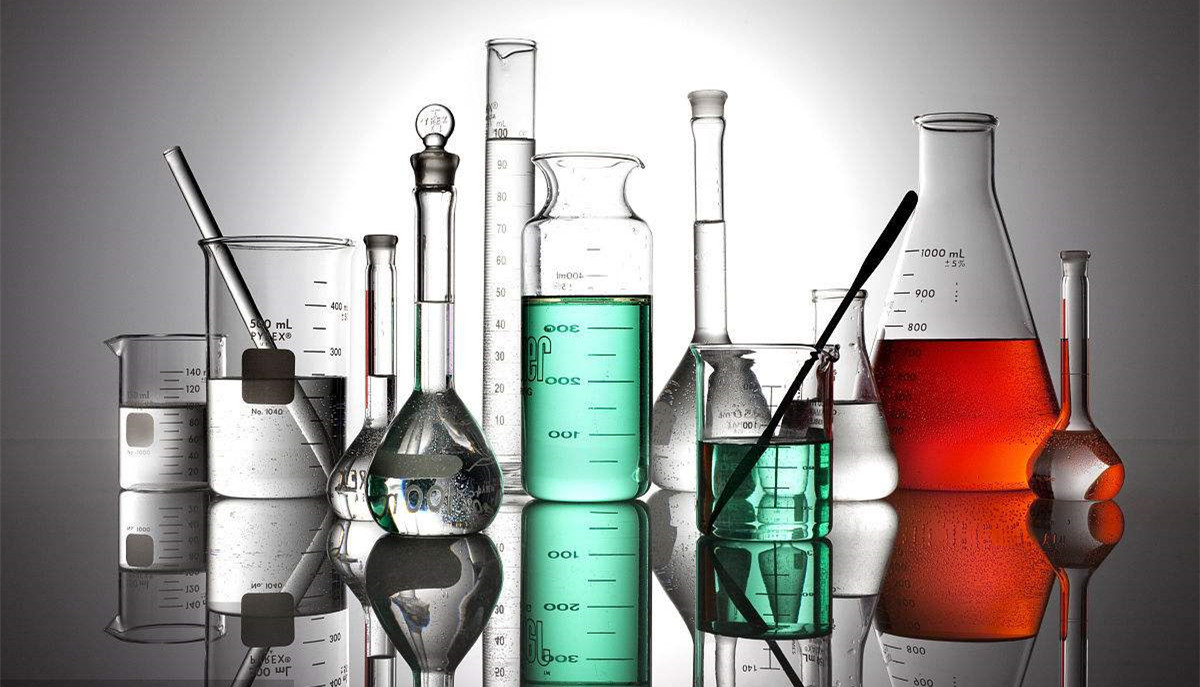 廚房水管破裂傳出刺鼻性氣味，原以為是鄰居家甲醛超標，沒想到是“絕命毒師”