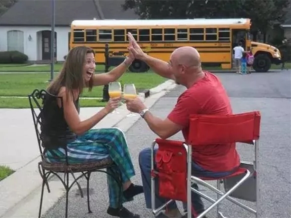 開(kāi)學(xué)倒計(jì)時(shí)，學(xué)校除甲醛讓熊孩子們?cè)獨(dú)鉂M(mǎn)滿(mǎn)迎接新學(xué)期！