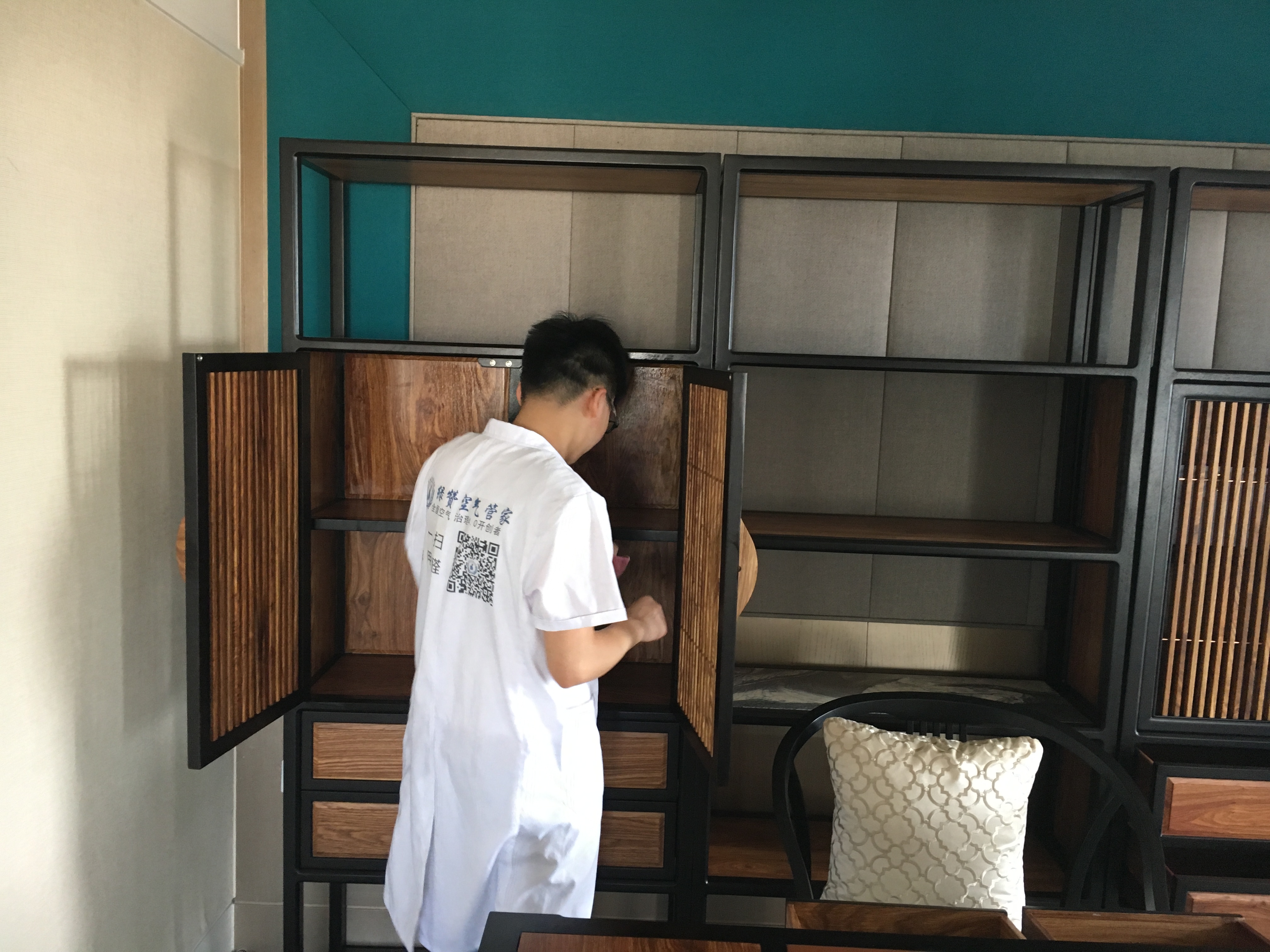 地板甲醛事件頻頻出現(xiàn)，裝修后除甲醛成為業(yè)主***件會(huì)做的事情